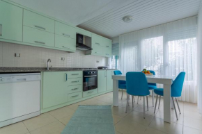 Villa Fadi Family Home